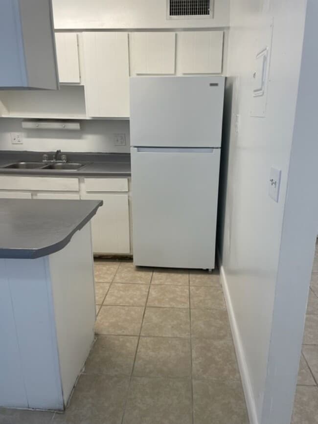 Photo - Large One Bedroom Condo Unit Q104