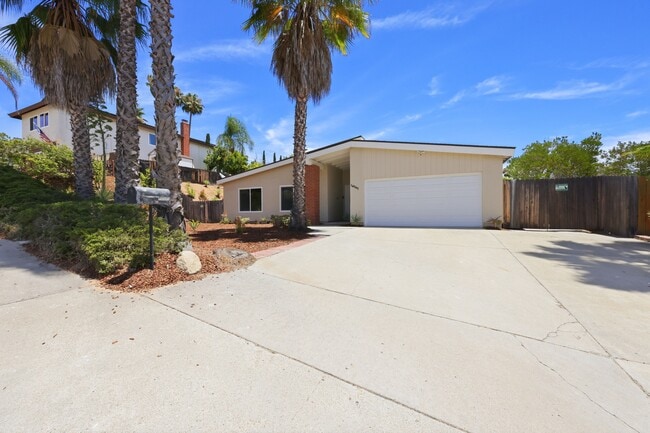 Building Photo - 14545 Hillndale Way