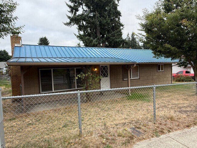 Building Photo - Large Lot 3Bd/2Ba in North Image! Rental