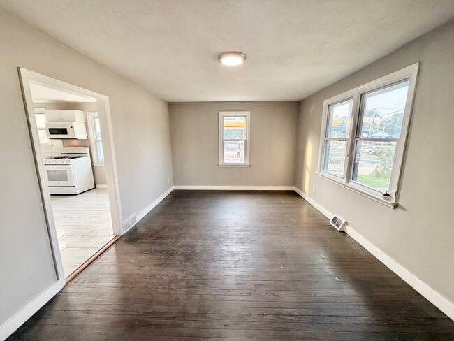 10 S Woodbury Rd
