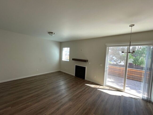 Photo - 960 NE Paula Dr
