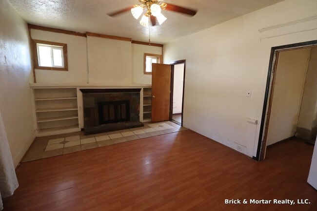Photo - 292 NE Alder St
