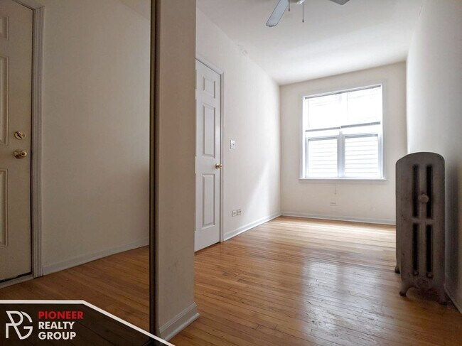 Photo - 910 W Dakin St Unit 912-104