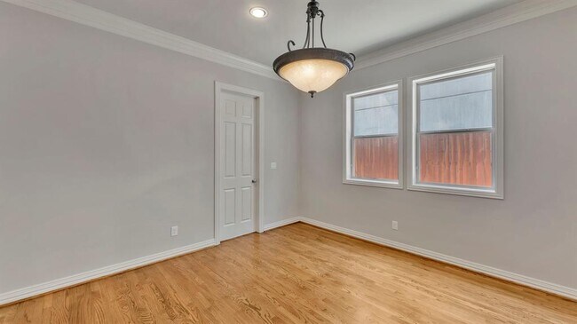 Photo - 5528 Val Verde St