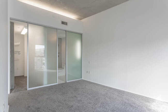 2BD, 2BA