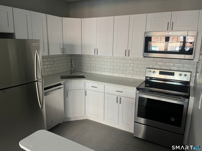 Building Photo - 116 Elizabeth St Unit B6
