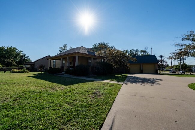 Photo - 2 Bed | 2 Bath | Mid Town