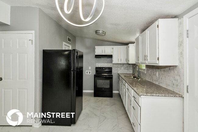 Photo - 8500 E 91 St