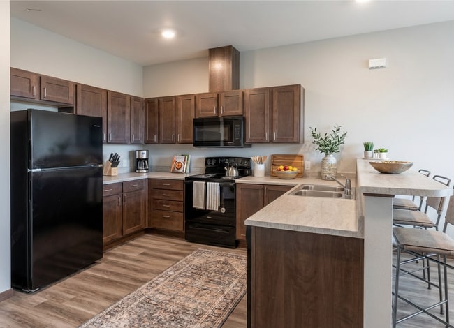 Photo - Carnahan Glenn Apartments