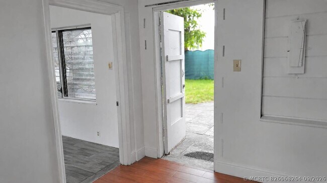 Photo - 1735 Jackson St