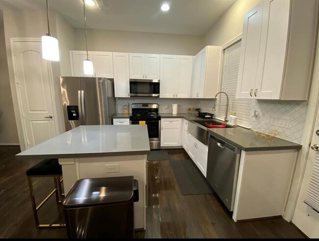 Photo - 5610 Patrick St Rental
