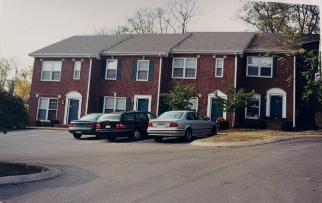 228 Fairmont Ct