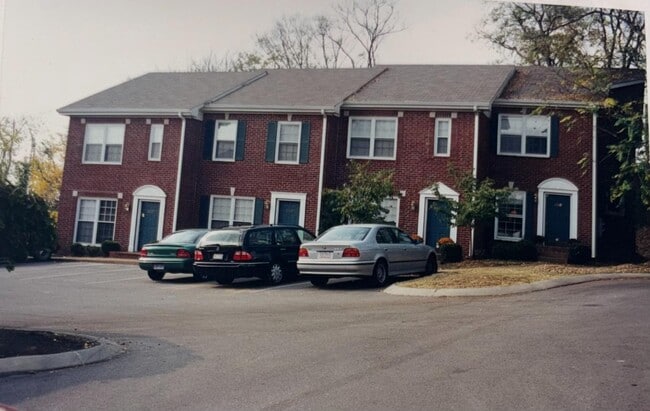 Photo - 229 Fairmont Ct