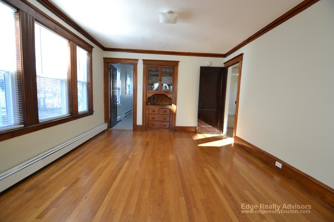 Building Photo - 20 Presentation Rd Unit 2 Rental