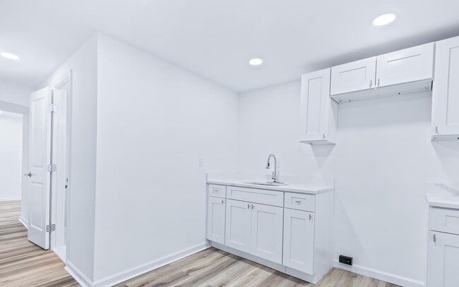 Building Photo - 5606 Elberton Pl