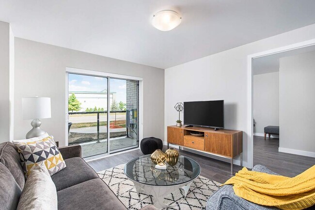 Photo - 220 Ira Needles Blvd