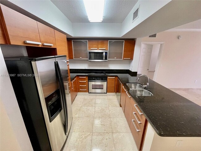 Photo - 2030 Douglas Rd Unidad 509