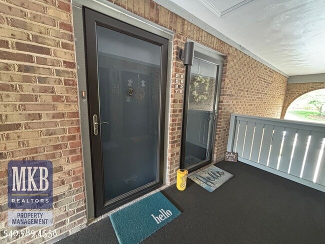 Photo - 2527 Gatehouse Ln