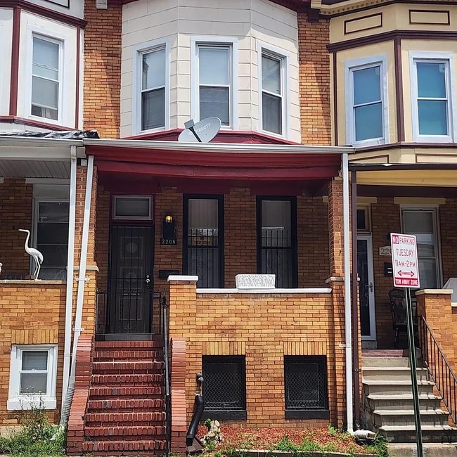 Building Photo - 2206 Clifton Ave Rental