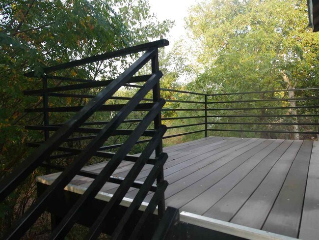 Photo - 104 W Wallace St