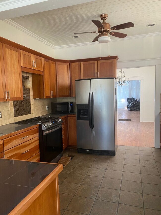 Photo - Renovated cottage in University area 2bed/...