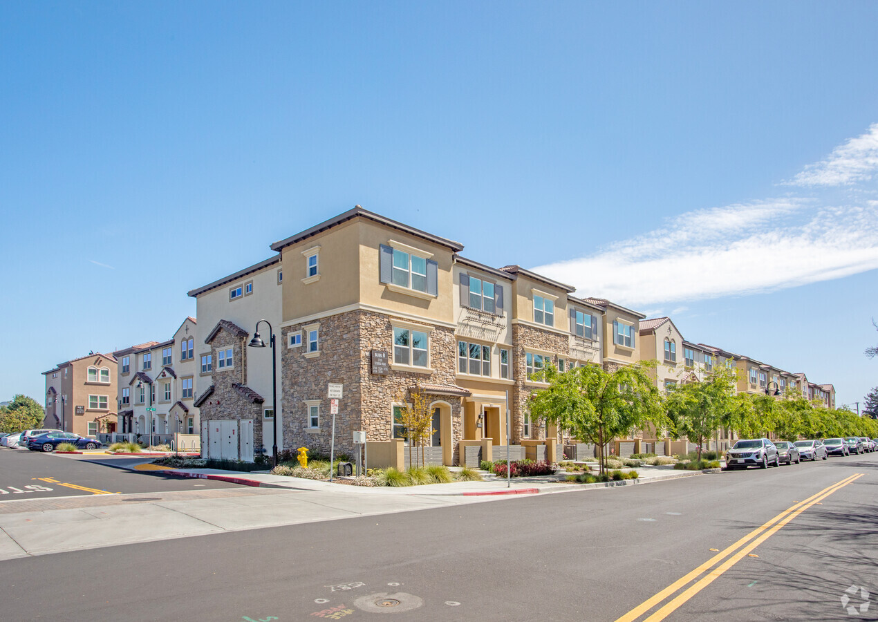 Granite Ridge Apartments - Granite Ridge Apartments