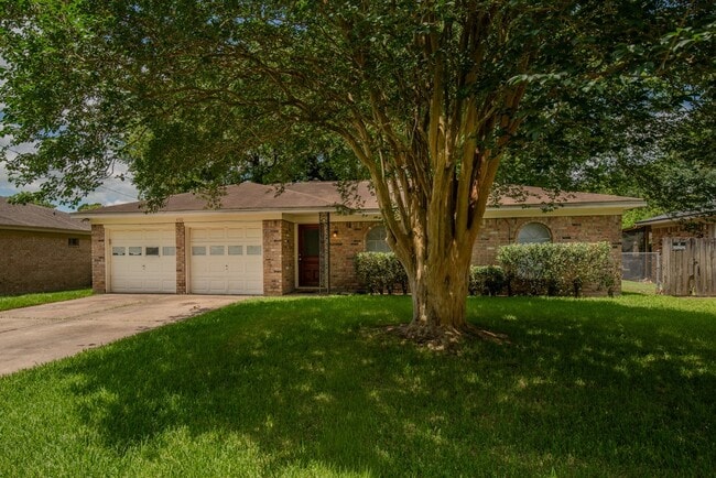 Photo - 450 Norvell St