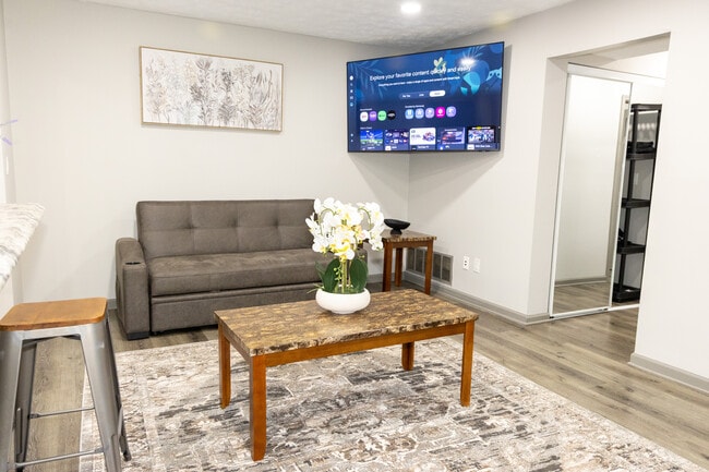 Photo - 696 Gordon Smith Blvd