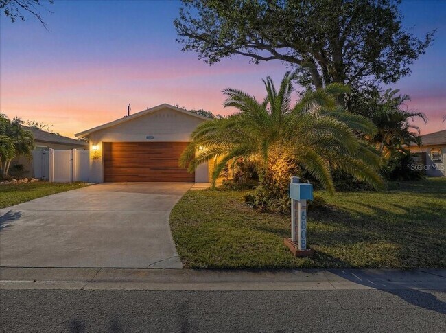 Photo - 6808 Friendship Dr