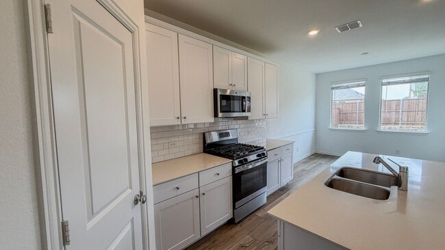 Photo - **MOVE IN READY HOME**