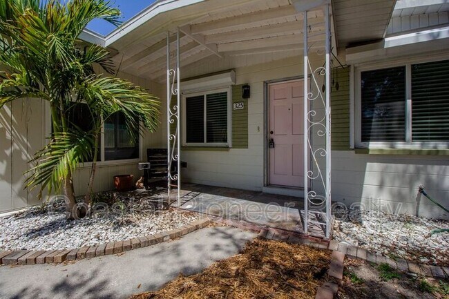 Photo - 325 42nd Ave N