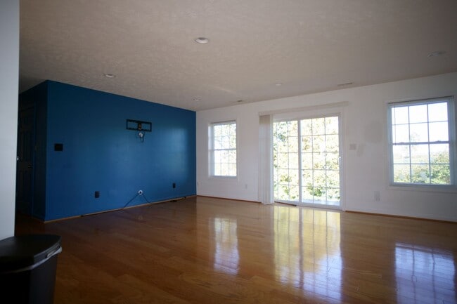 Photo - 3 Bed/2 Bath. Master on Main. Close to shopping, US 460, and I-81