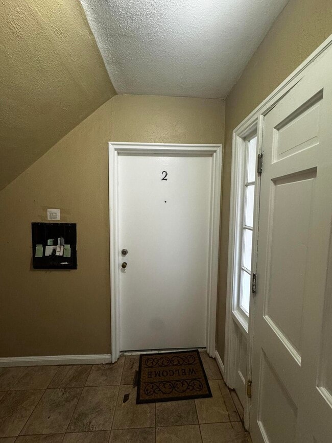 Photo - 148 Shawnee Pl Unit 2