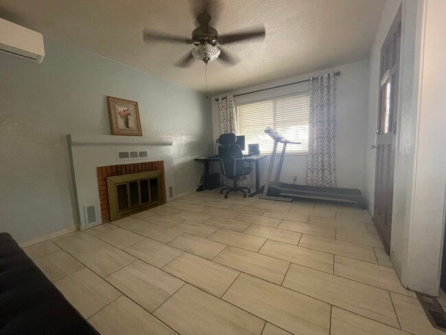 Photo - 2112 Garcia St NE