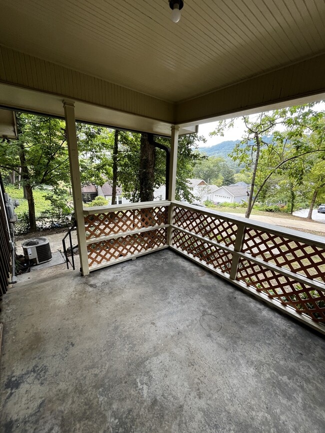 Photo - 5025 Sunnyside Ave Unidad Upstairs