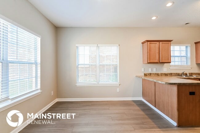 Photo - 10092 Mill Hill Ave