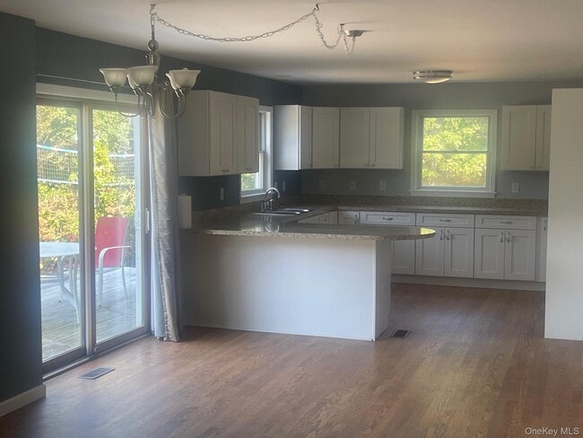 Photo - 484 N Magee St