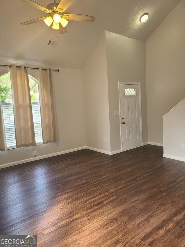 Photo - 1604 Picadilly Ct NE