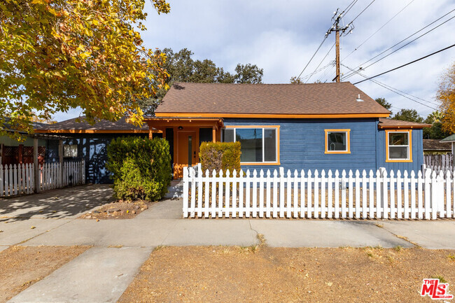 Building Photo - 619 20th St Rental