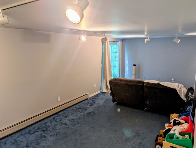 Photo - 190 Deer Ln