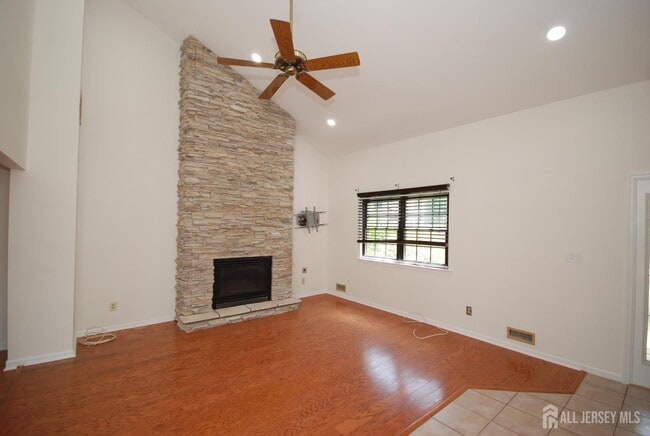 Photo - 1 Wellington Ct