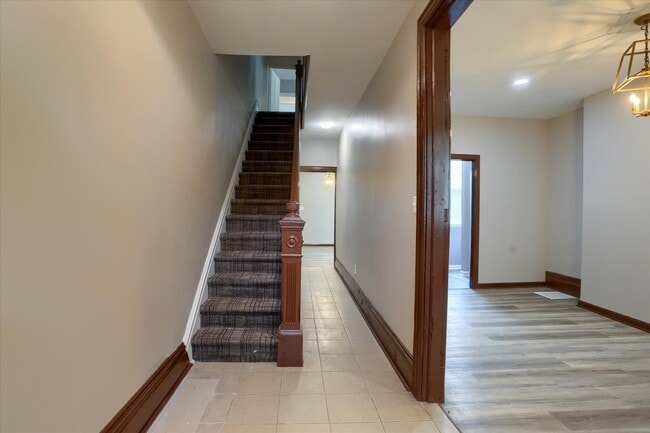 Photo - 2122 Jefferson St
