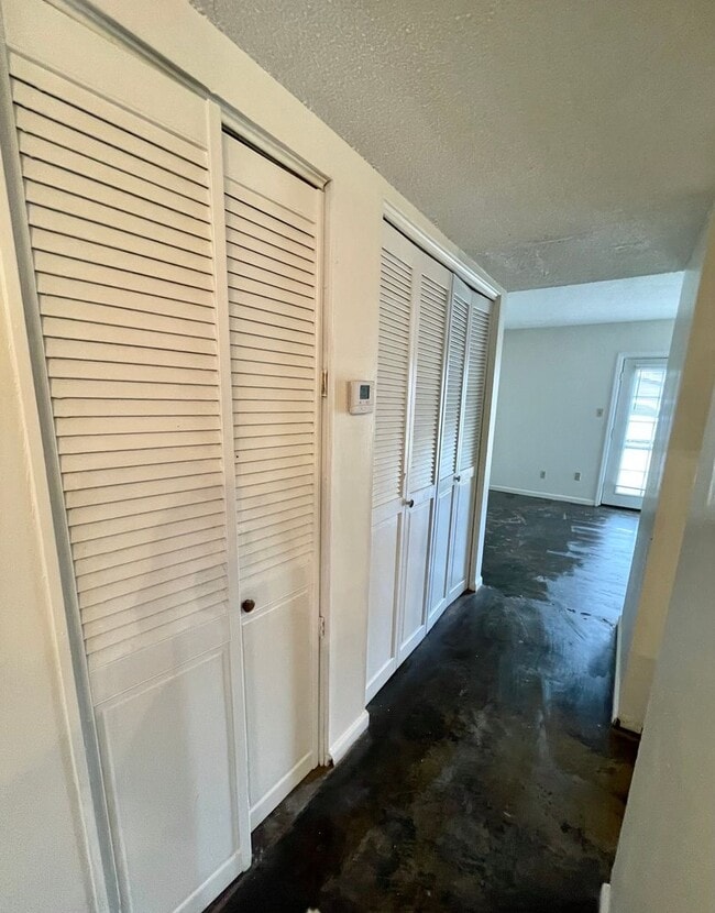3011 Fairview Dr