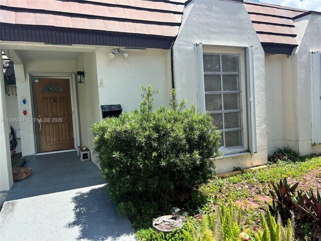 Photo - 7411 Twin Sabal Dr