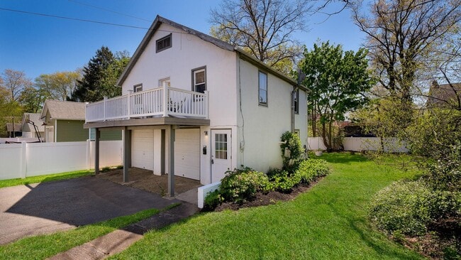 Building Photo - 18 Mercer Ave Unit GARAGE APARTMENT