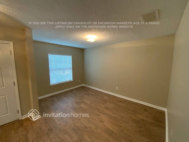 Photo - 10939 Apple Blossom Trail E