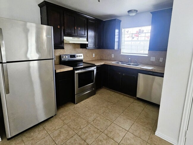 Photo - 3108 Lincoln Ave Unit 3108 Lincoln Avenue  102