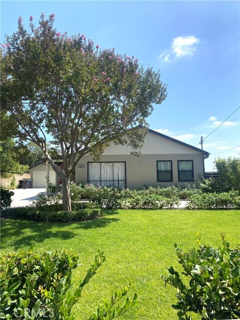 Building Photo - 502 E Bonita Ave