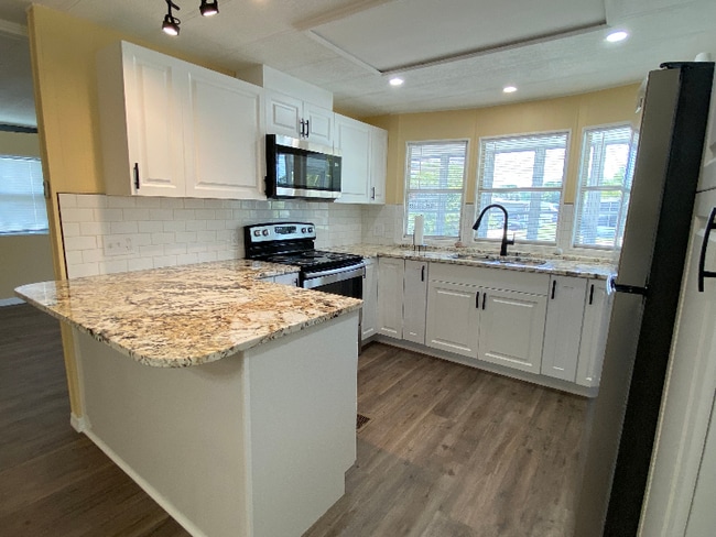 Photo - 144 Stuart Cir