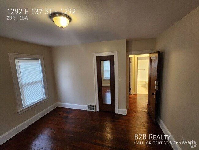 Building Photo - Charming 2-Bedroom Property in Prime Location Unit 1292 Rental